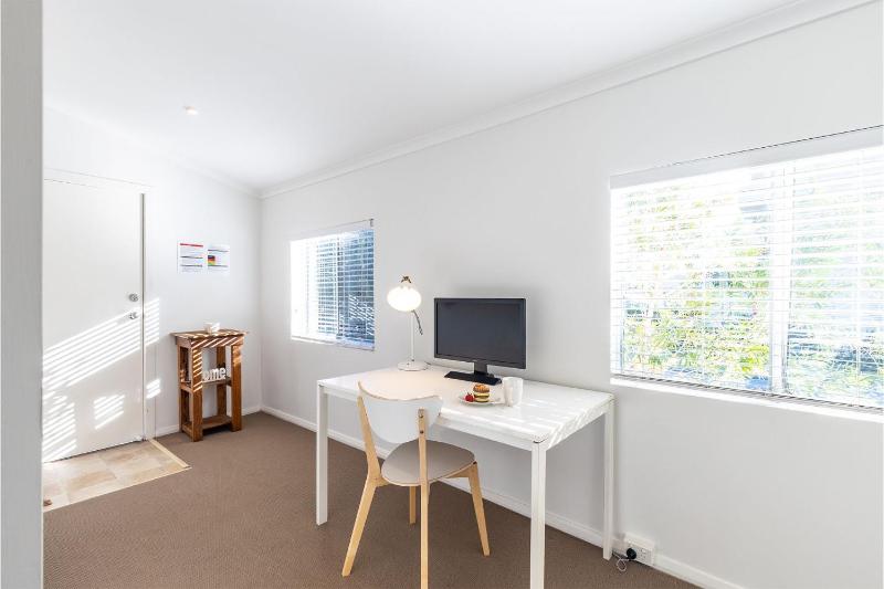 Tomaree Cottage 12 Tomaree Road - 200 mtrs to Beach - Pet Friendly linen WiFi & aircon - image 21