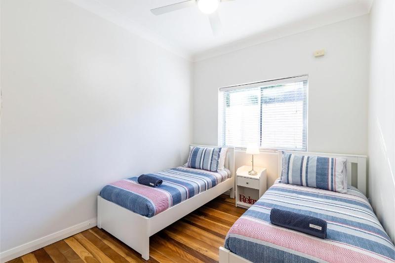 Tomaree Cottage 12 Tomaree Road - 200 mtrs to Beach - Pet Friendly linen WiFi & aircon - image 3