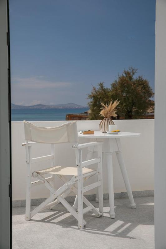 Standard Double Room with Sea View image 3