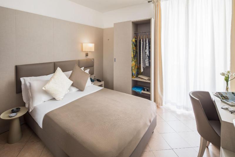 Single Room with Lateral Sea View image 2