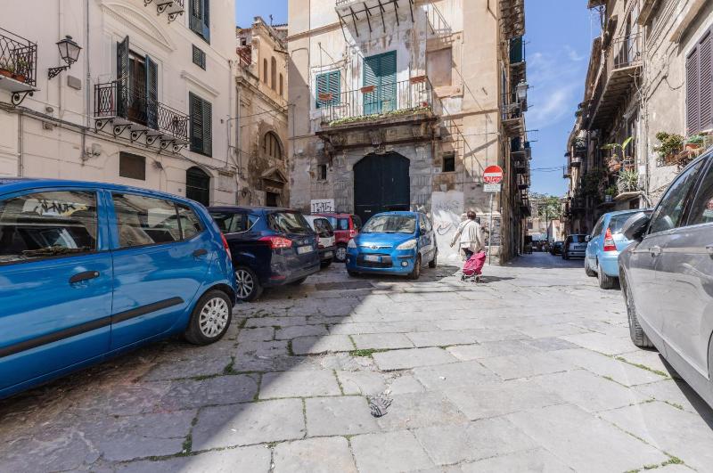 Ballarò Market Street Art Stylish Flat x10 - image 13