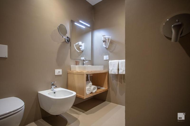 The Lady C - High Apartments - image 36