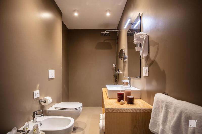 The Lady C - High Apartments - image 24