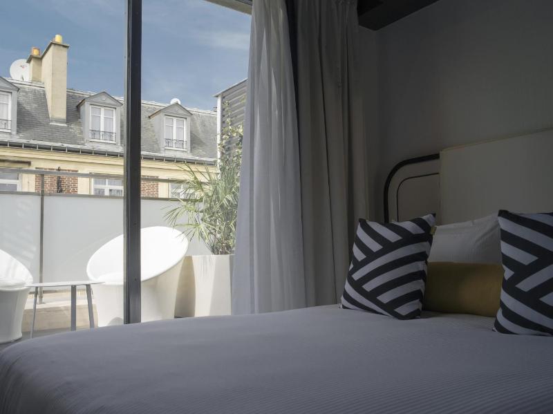 Double Room with Terrace image 1