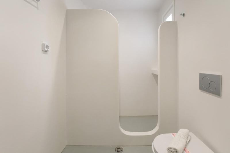 Studio - Basement image 3