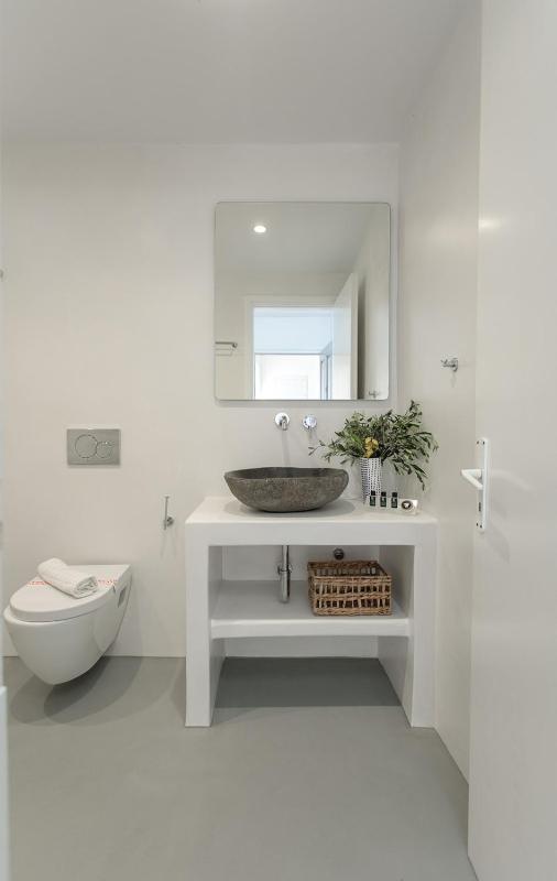 Studio - Basement image 4