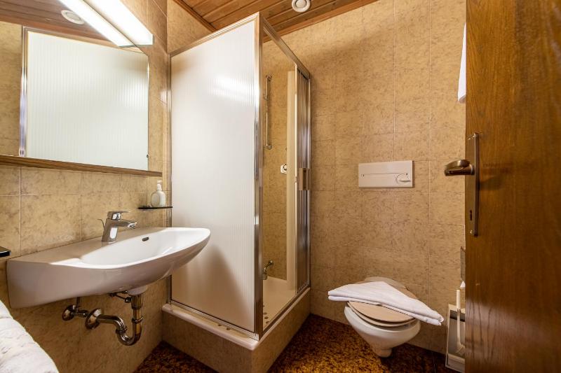 Standard Double Room image 3