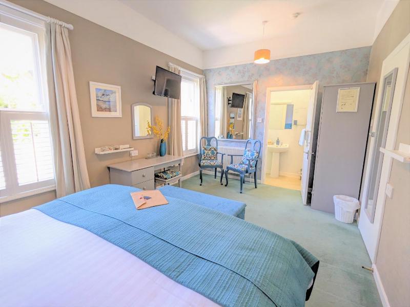 Standard Double or Twin Room image 1