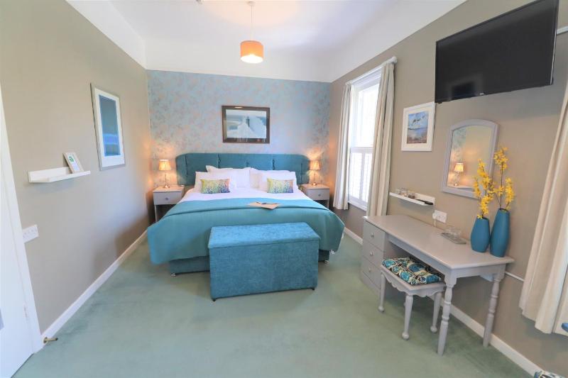 Standard Double or Twin Room image 2