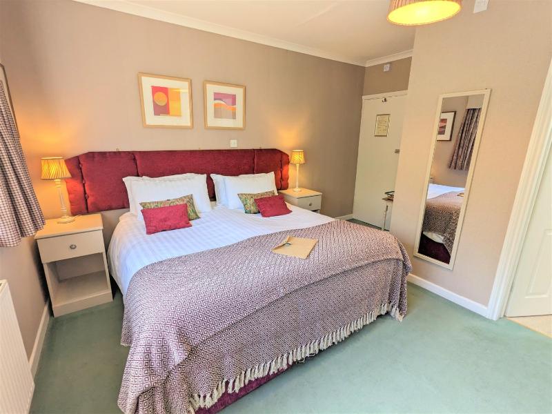 Standard Double or Twin Room image 4