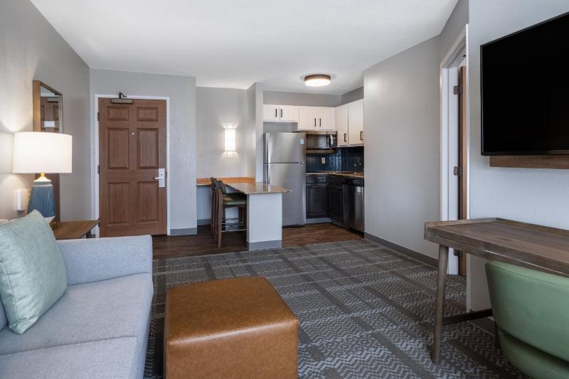 One-Bedroom King Suite image 3