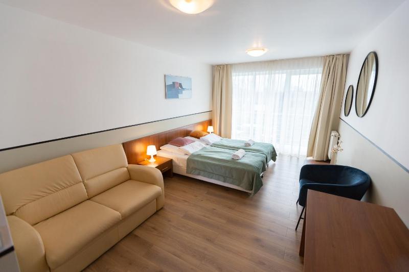 Comfort Family Room (2 Adults + 2 Children) image 2