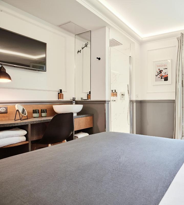 Superior Double Room image 4