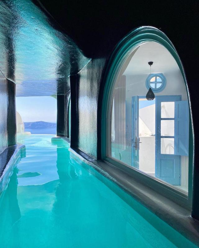 Honeymoon Suite image 4