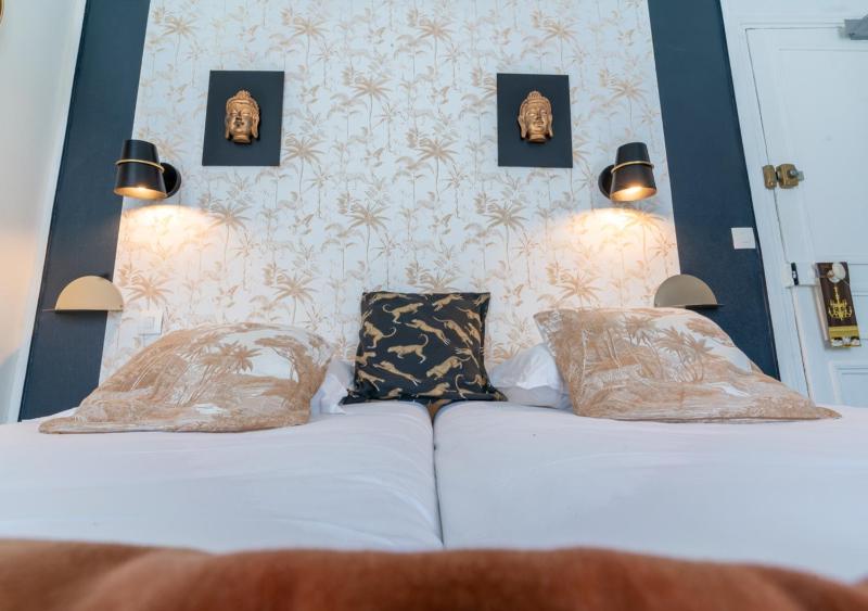 Standard Twin Room image 4