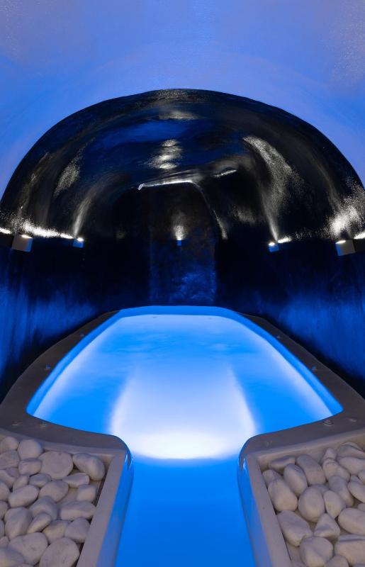 Grand Villa with Outdoor Hot Tub image 1