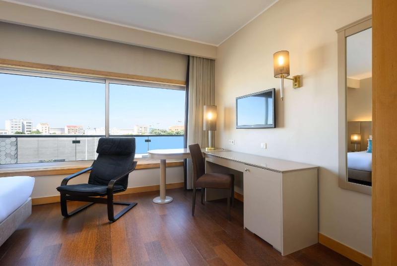 Premium Double Room with Pool View - Non-Smoking image 3
