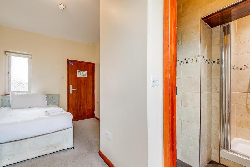 Single Room image 3