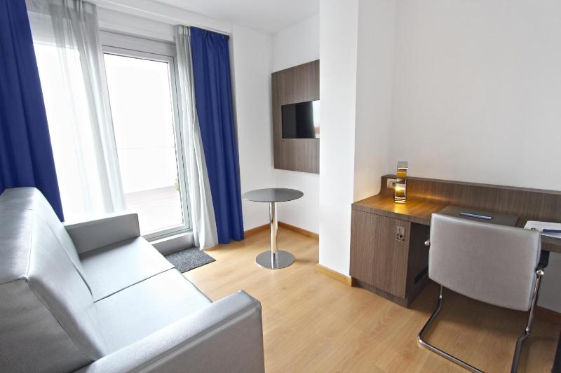 Junior Suite with Terrace image 4