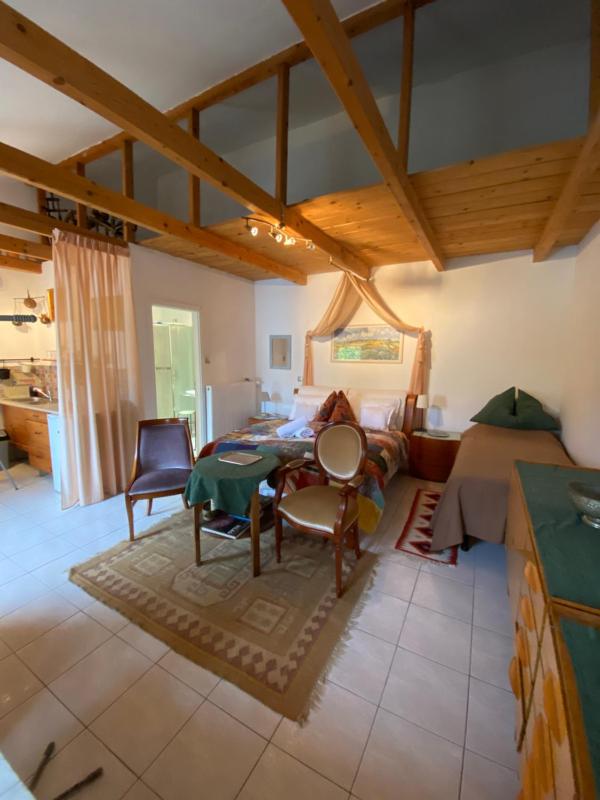 Standard Queen Room image 1