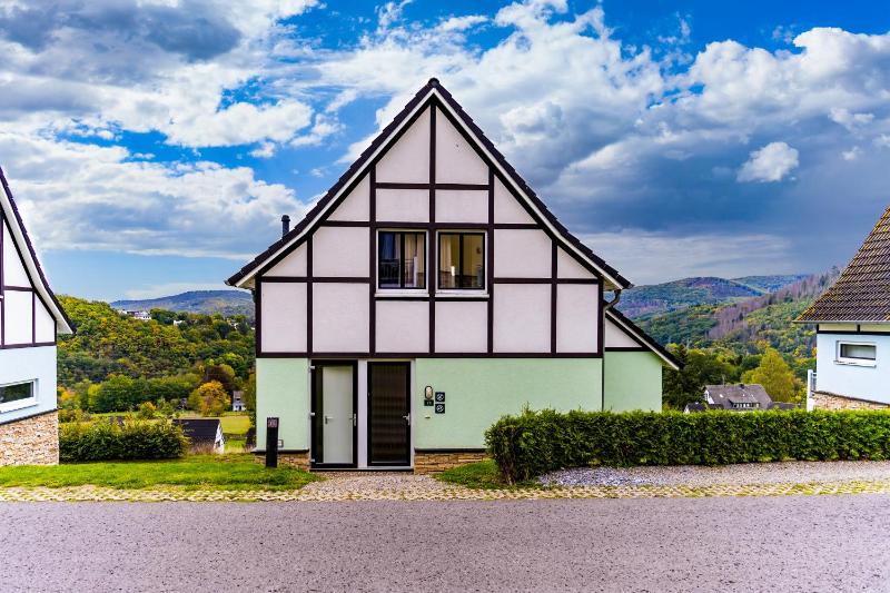 Five-Bedroom Bungalow image 1