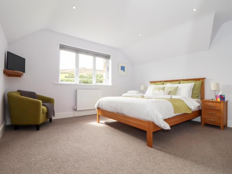 Charlotte's House - image 10