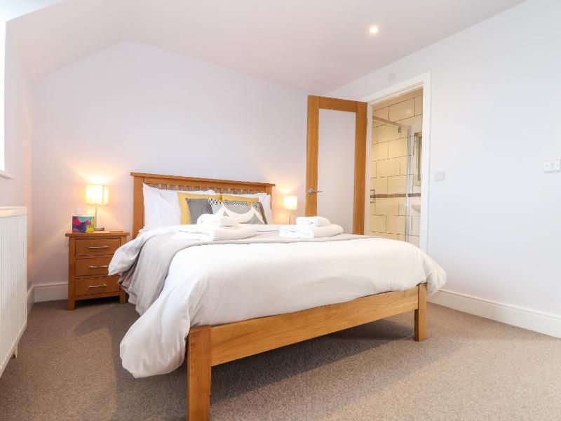 Charlotte's House - image 26