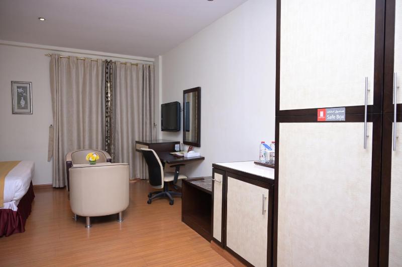 Deluxe Room image 4
