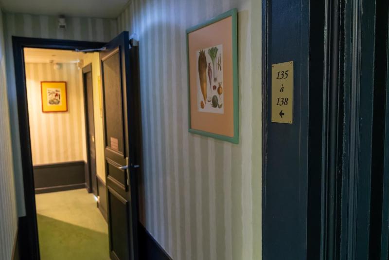 Superior Twin Room image 3