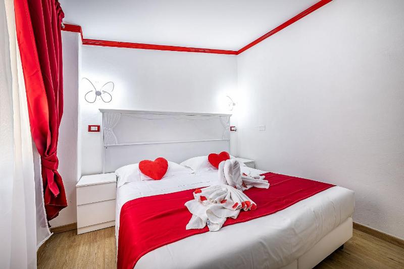 Standard Double Room image 2