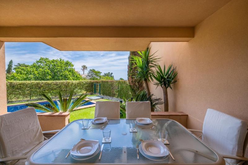 Two-Bedroom Apartment with Pool and Garden image 1