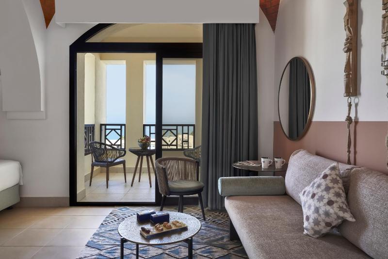 Lagoon Room - Twin Beds image 3