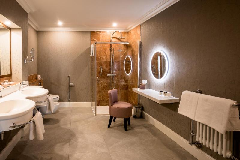 Executive Twin Suite image 2