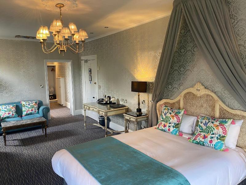 Deluxe Double Room image 4