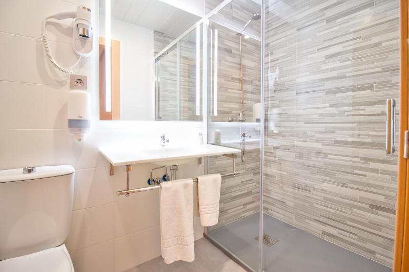 Single Room image 4