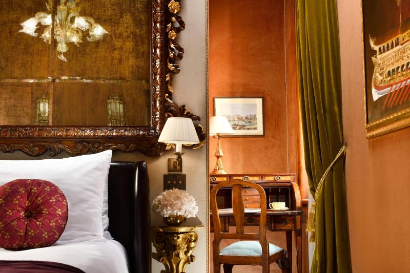Superior Double Room image 4