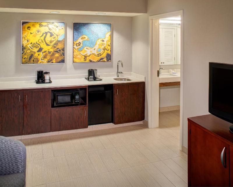 One-Bedroom King Suite image 3