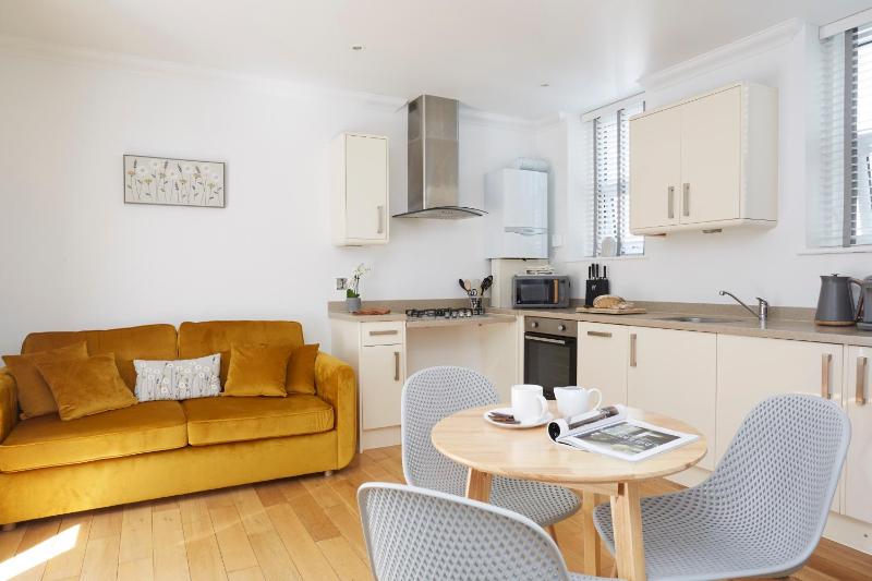 Studio Apartment image 1