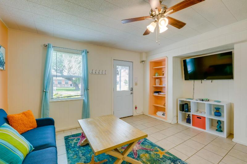 Beautiful Rockport Townhome - Walk to Aransas Bay! Images