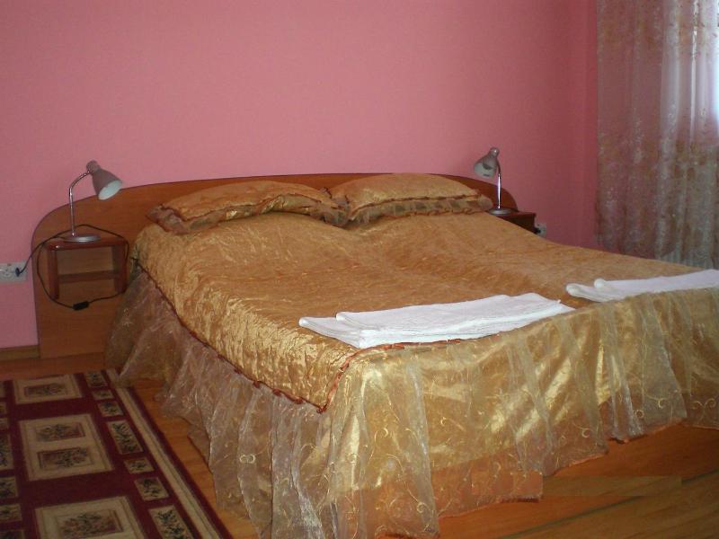 Deluxe Double Room with Bath image 3