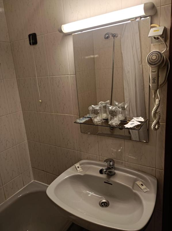 Small Single Room image 4