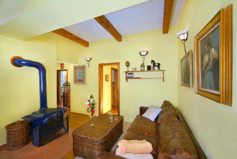Luxury Apartment image 4
