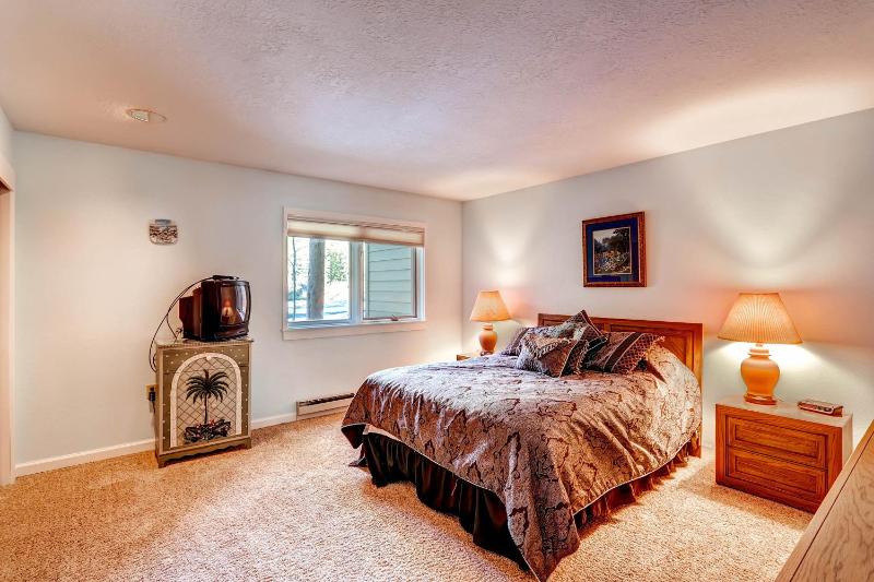 Quadruple Room image 4