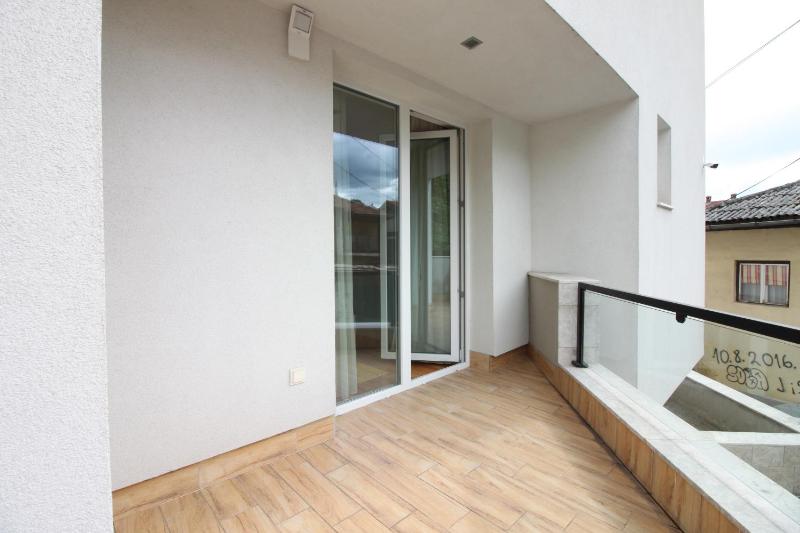 Kapa Apartment - image 12