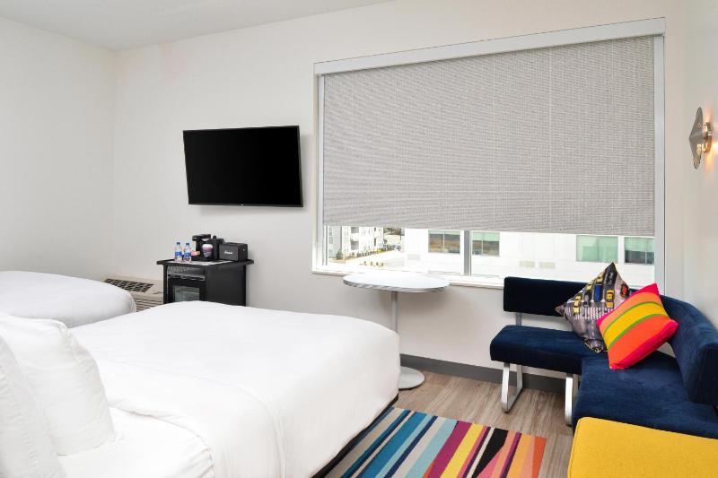 Aloft, Guest room, 2 Queen image 1