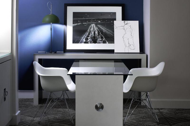 Spectacular One-Bedroom Corner King Suite image 4