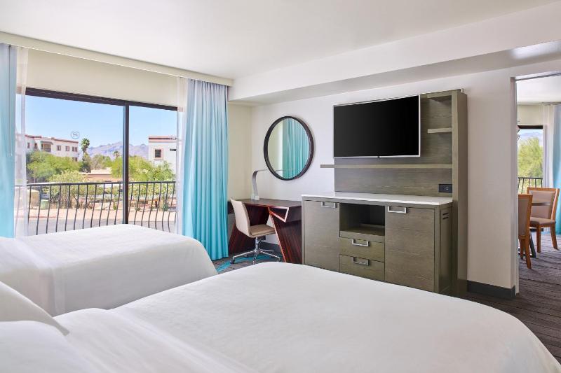 Executive Suite with Two Double with Sofa Bed - Corner room