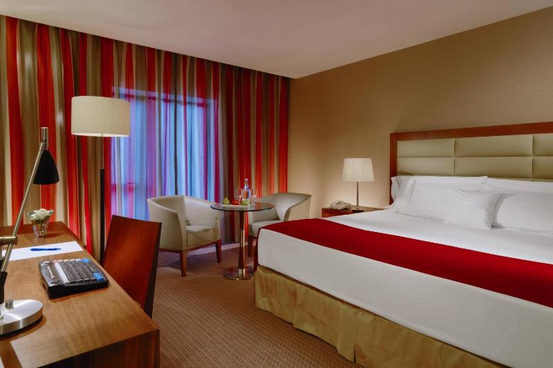 Classic King Room image 3