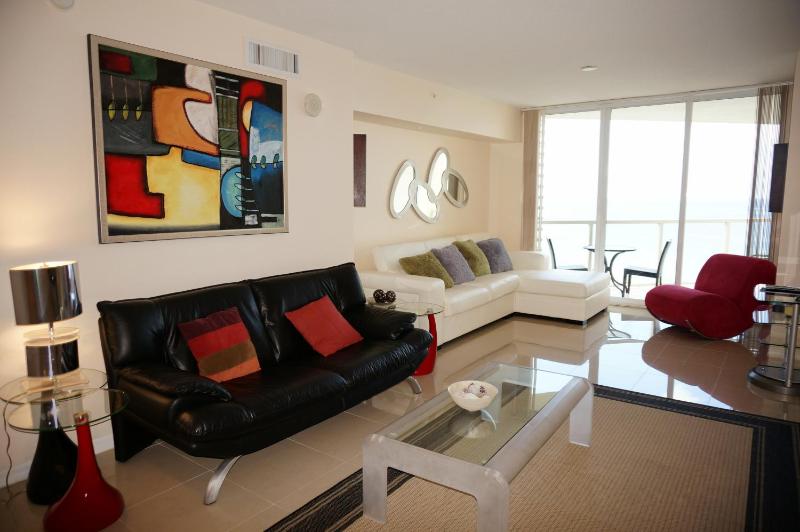One-Bedroom Apartment with Balcony image 3