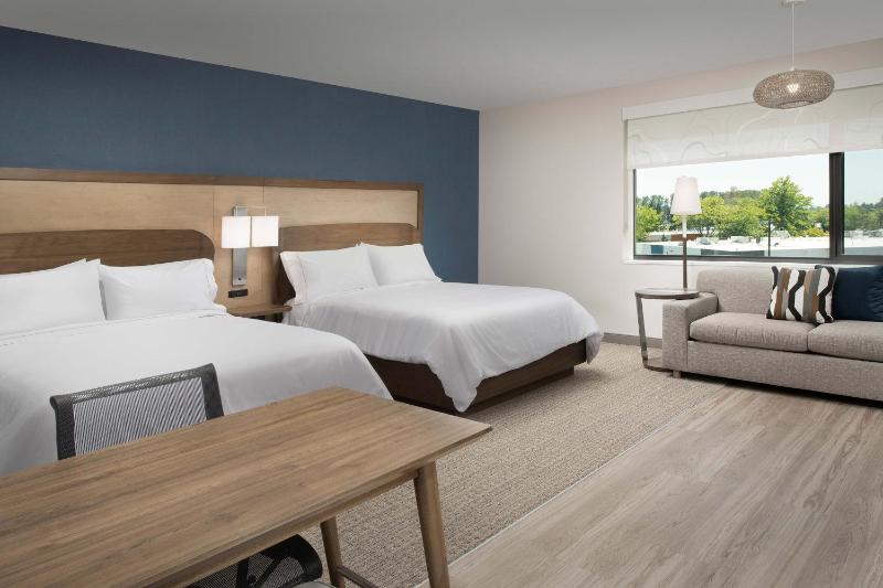 Queen Studio with Two Queen Beds and Sofa Bed image 3